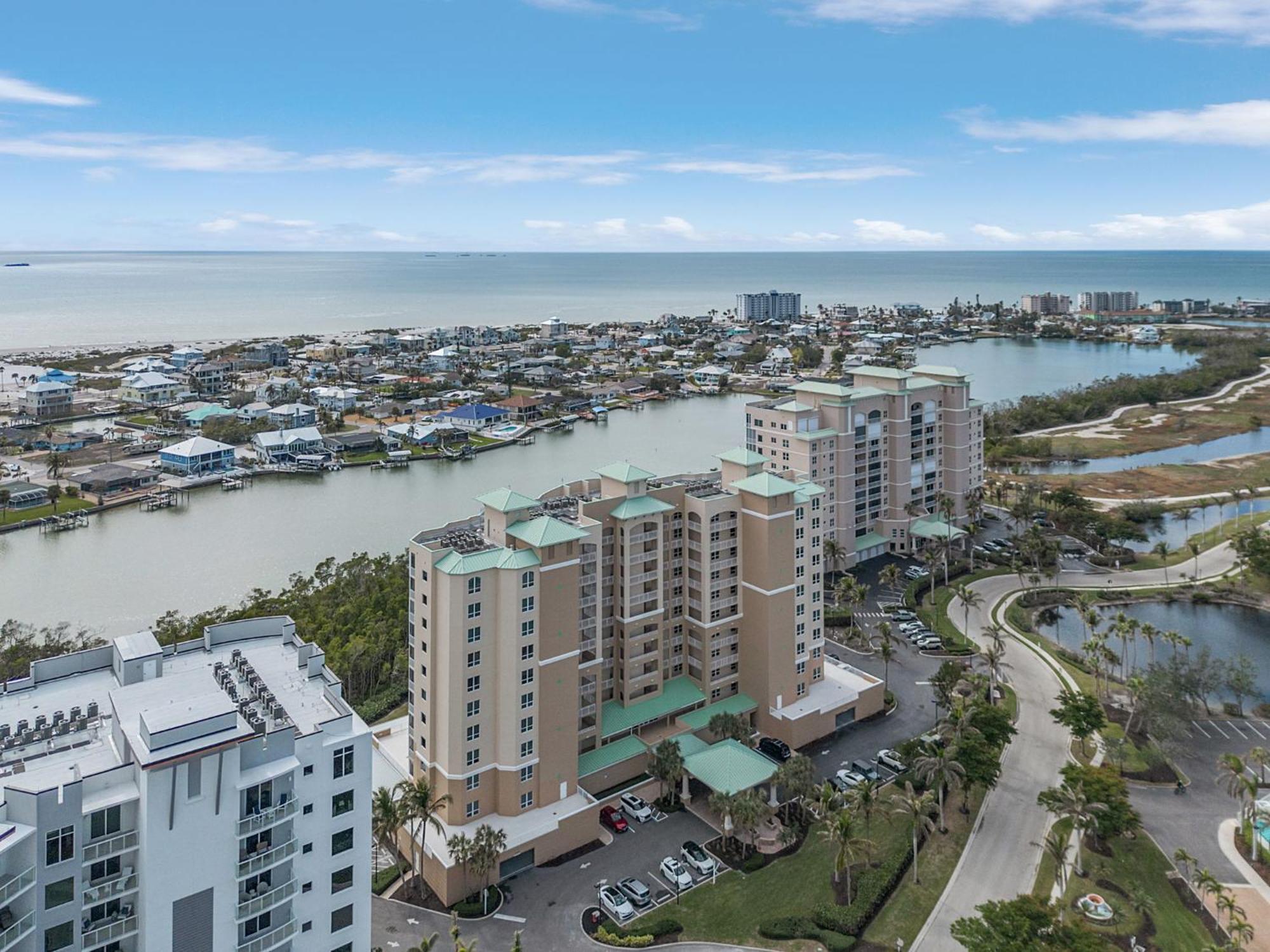 Waterfront Condo W/ Bay Views, Pool & Tennis Court 迈尔斯堡海滩 外观 照片